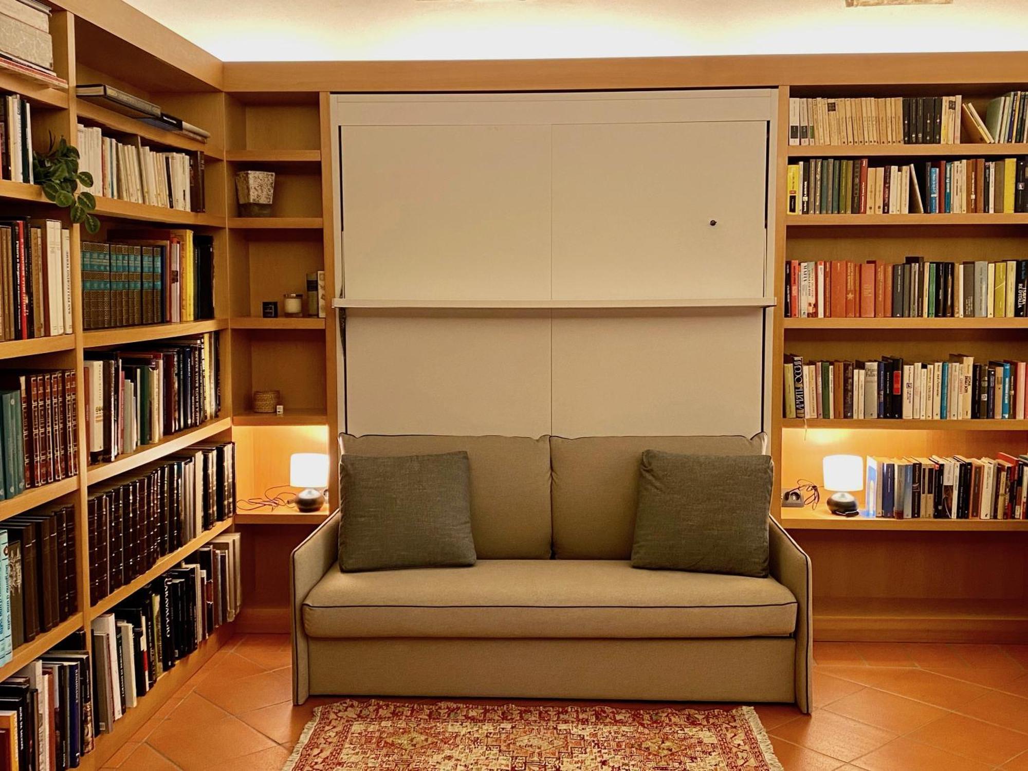 The L I B R A R Y Apartment Bergamo